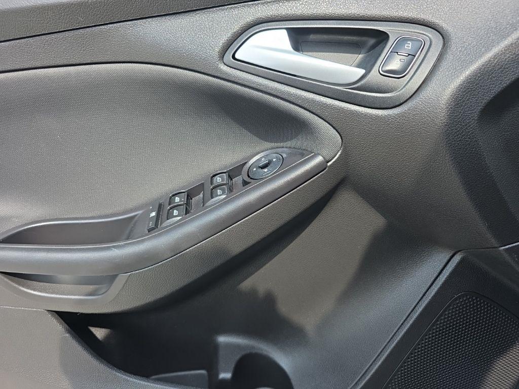 Ford Focus 4dr Sdn SE 2016