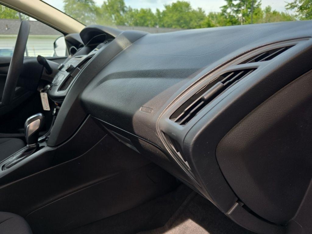 Ford Focus 4dr Sdn SE 2016