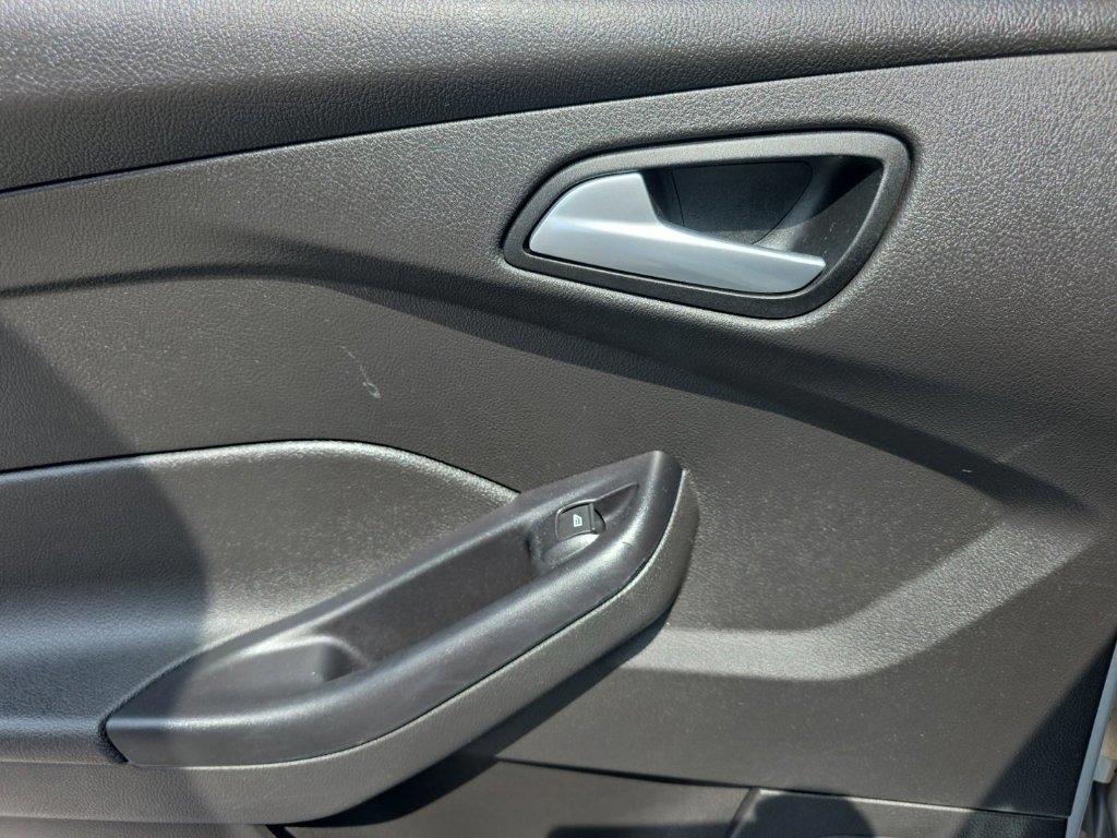 Ford Focus 4dr Sdn SE 2016