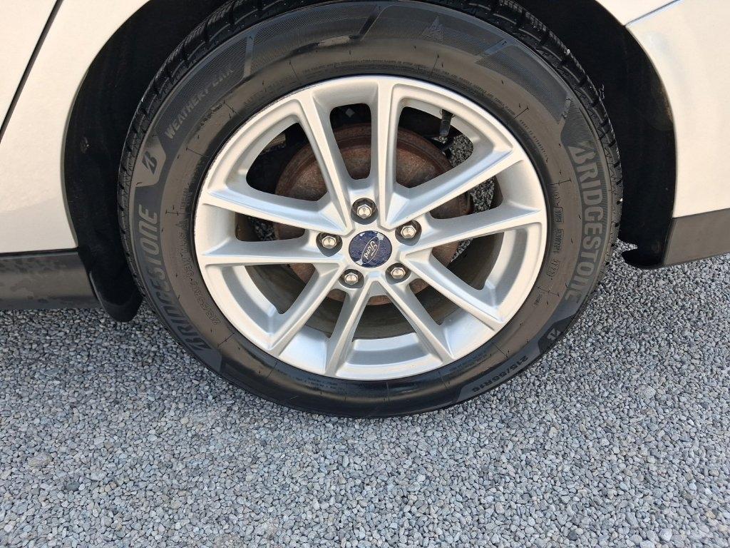 Ford Focus 4dr Sdn SE 2016