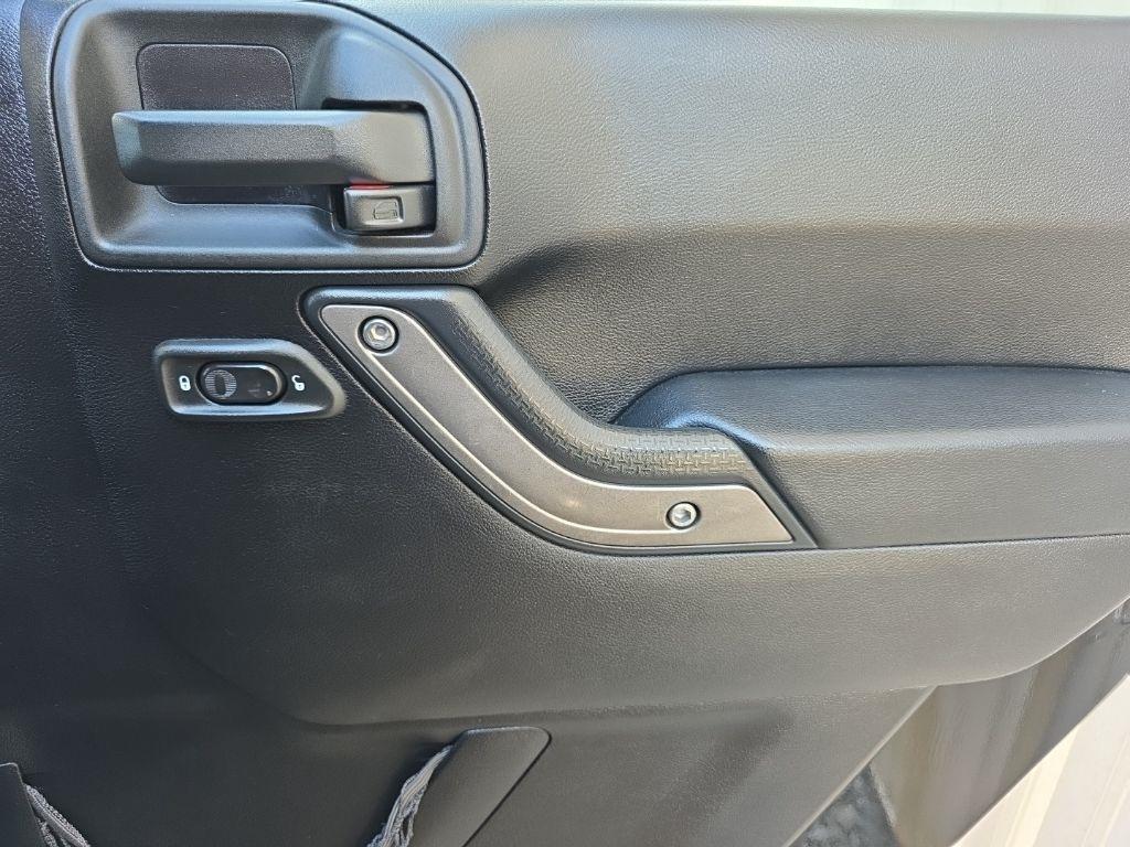 Jeep Wrangler 4WD 2dr Sport 2012