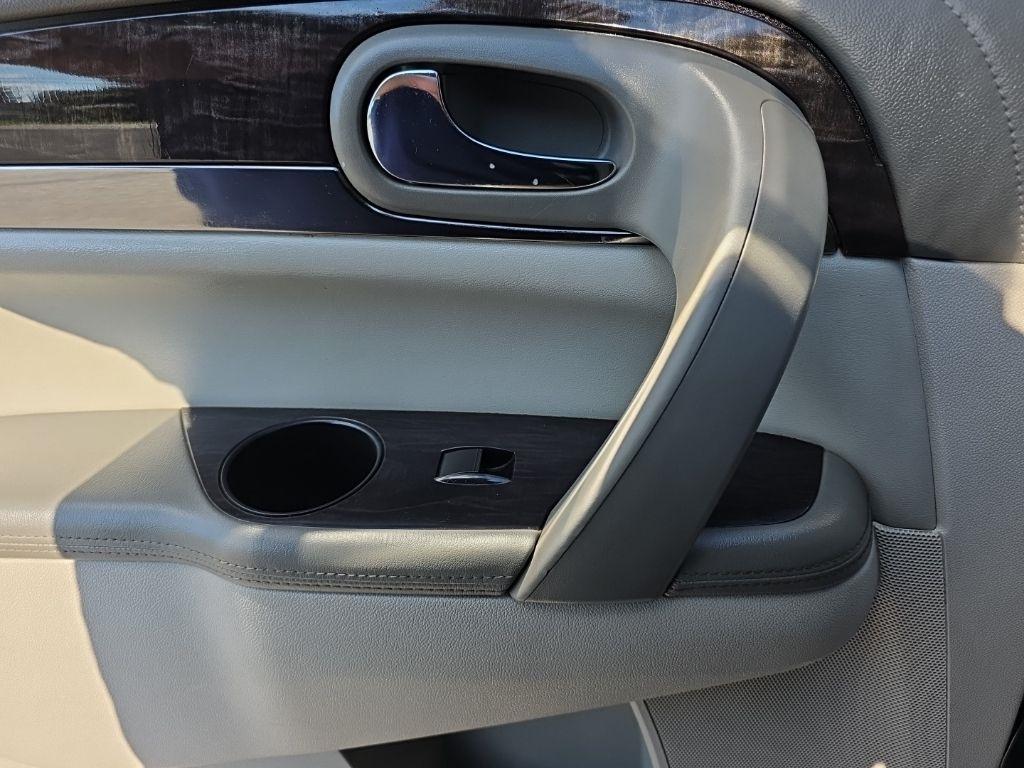 Buick Enclave FWD 4dr Convenience 2017