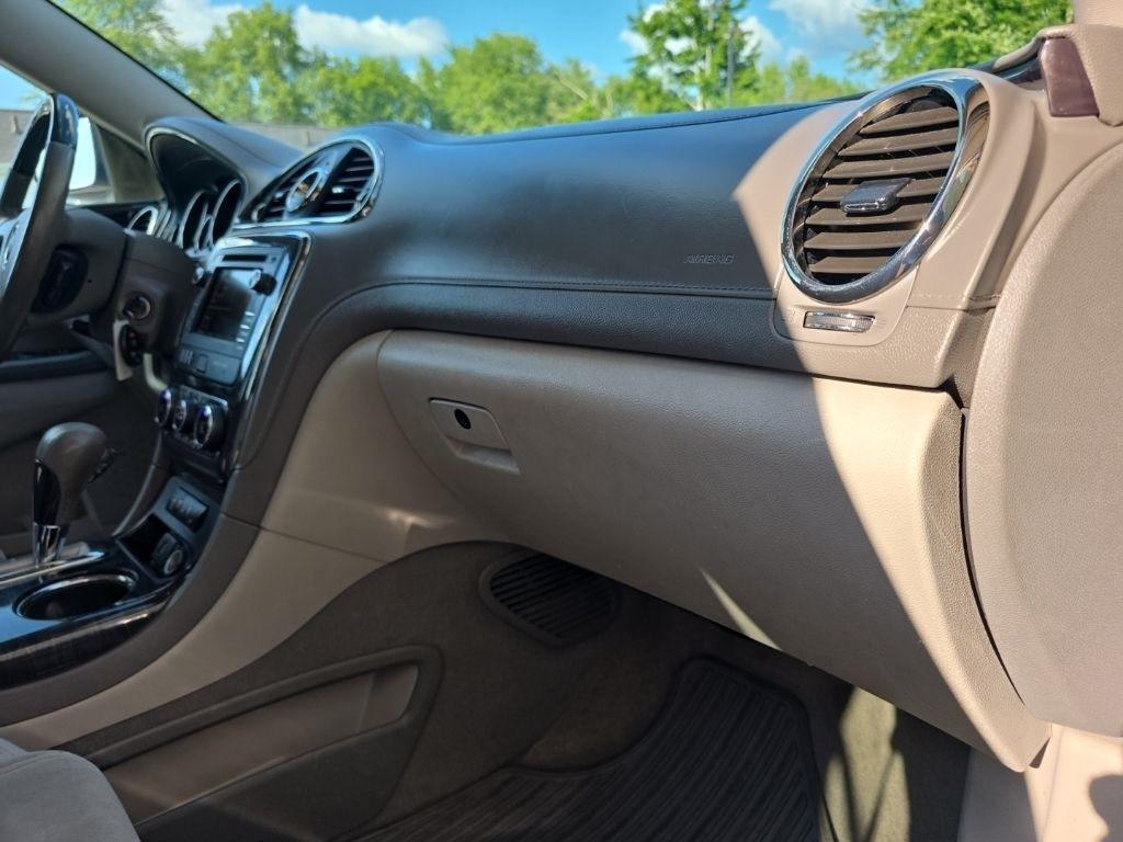 Buick Enclave FWD 4dr Convenience 2017