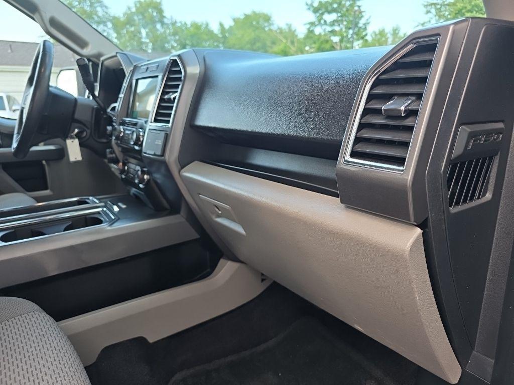 Ford F-150 2WD SuperCrew 157" Lariat 2016