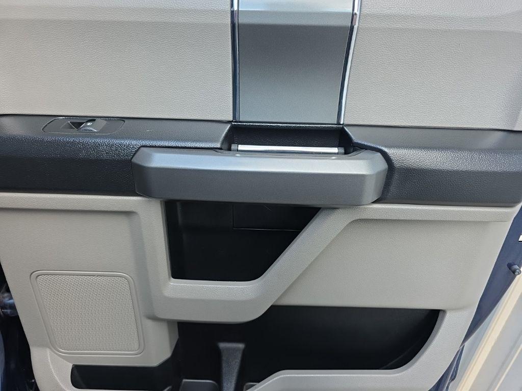 Ford F-150 2WD SuperCrew 157" Lariat 2016
