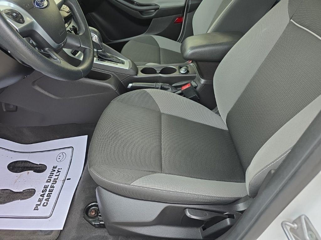 Ford Focus 4dr Sdn SE 2014