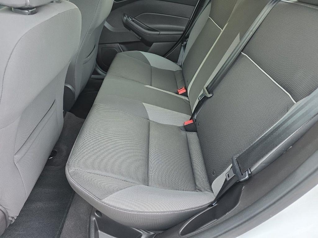 Ford Focus 4dr Sdn SE 2014