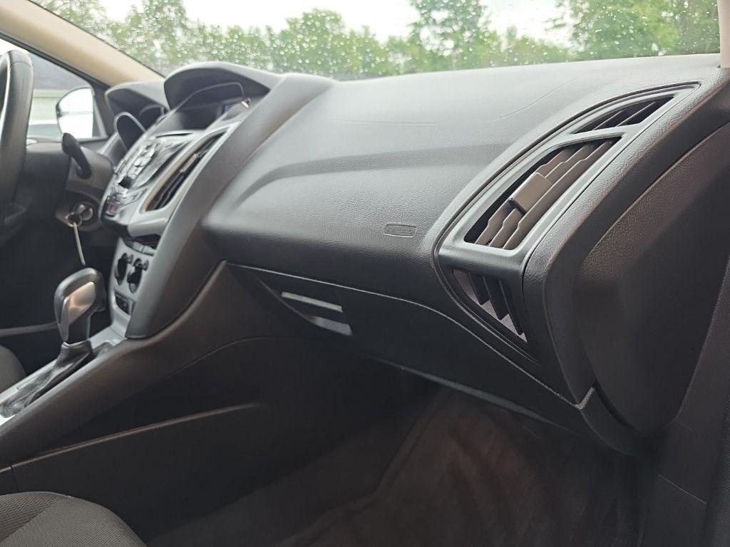 Ford Focus 4dr Sdn SE 2014