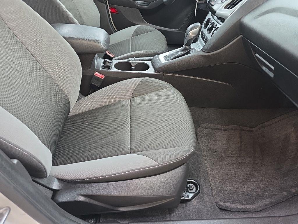 Ford Focus 4dr Sdn SE 2014