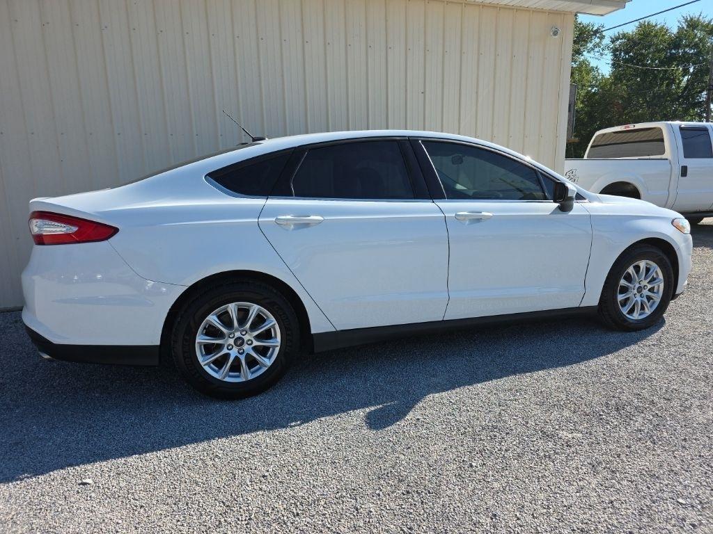 Ford Fusion 4dr Sdn S FWD 2016