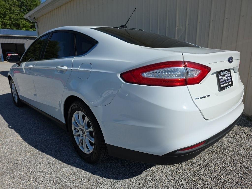 Ford Fusion 4dr Sdn S FWD 2016
