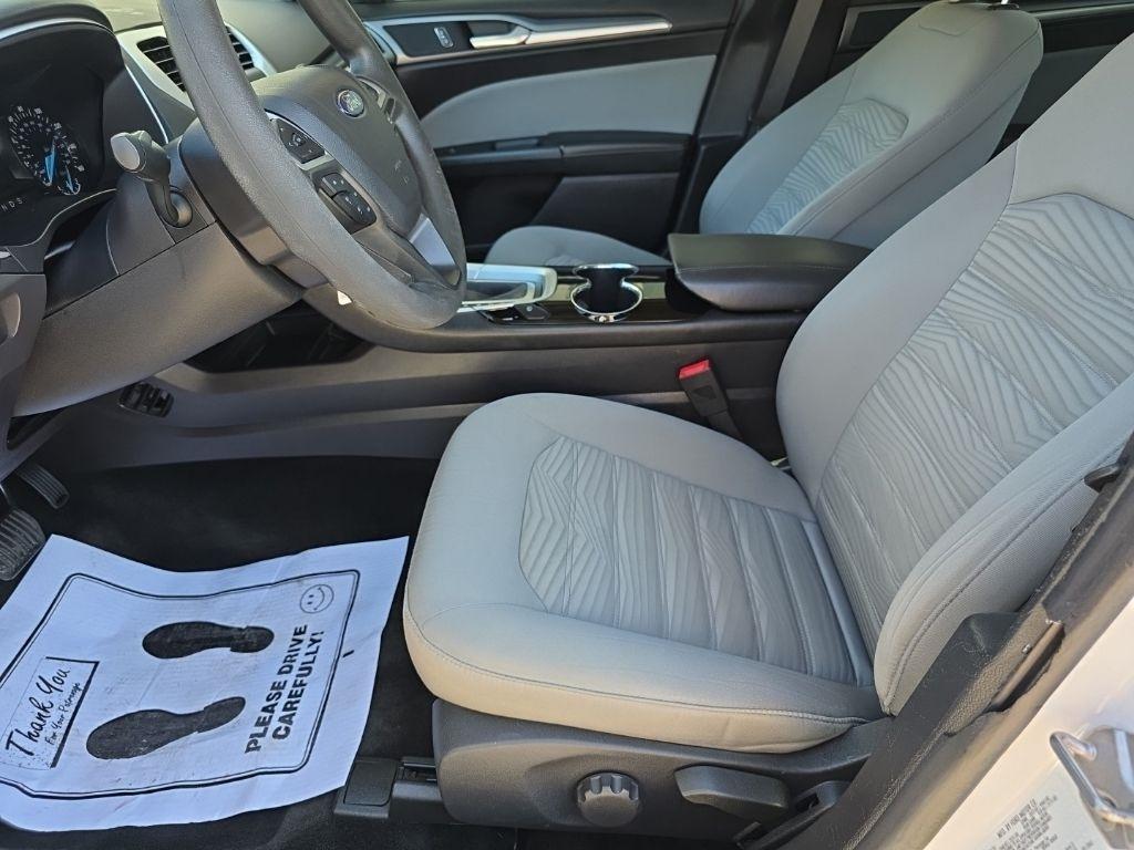 Ford Fusion 4dr Sdn S FWD 2016