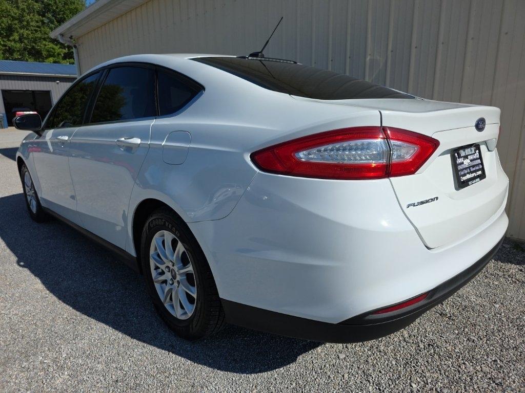 Ford Fusion 4dr Sdn S FWD 2016