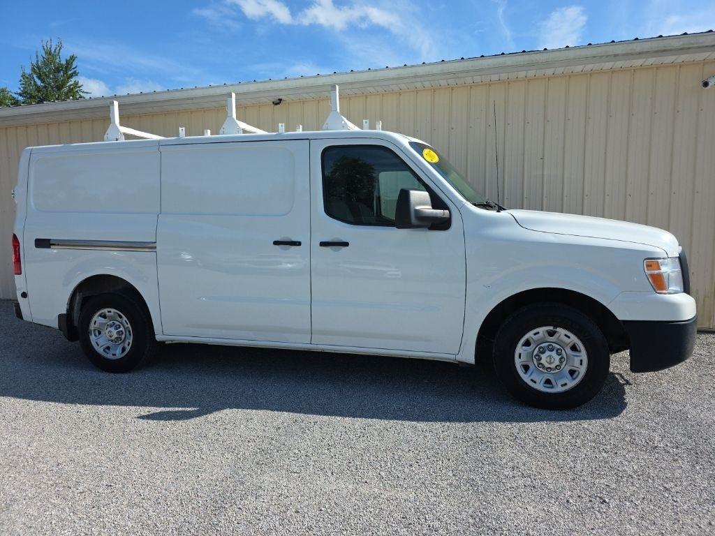 Nissan NV Cargo NV2500 HD Standard Roof V6 SV 2017