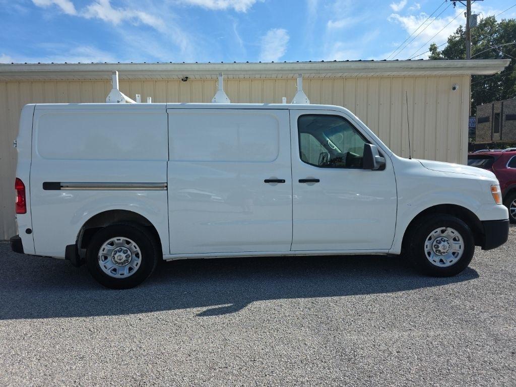 Nissan NV Cargo NV2500 HD Standard Roof V6 SV 2017