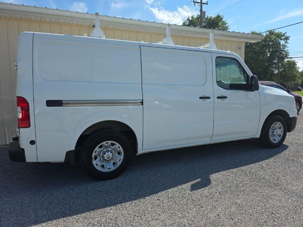 Nissan NV Cargo NV2500 HD Standard Roof V6 SV 2017