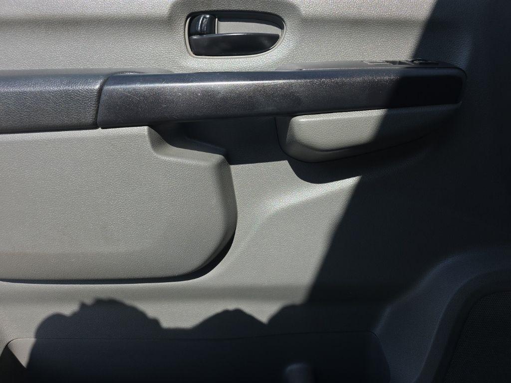 Nissan NV Cargo NV2500 HD Standard Roof V6 SV 2017