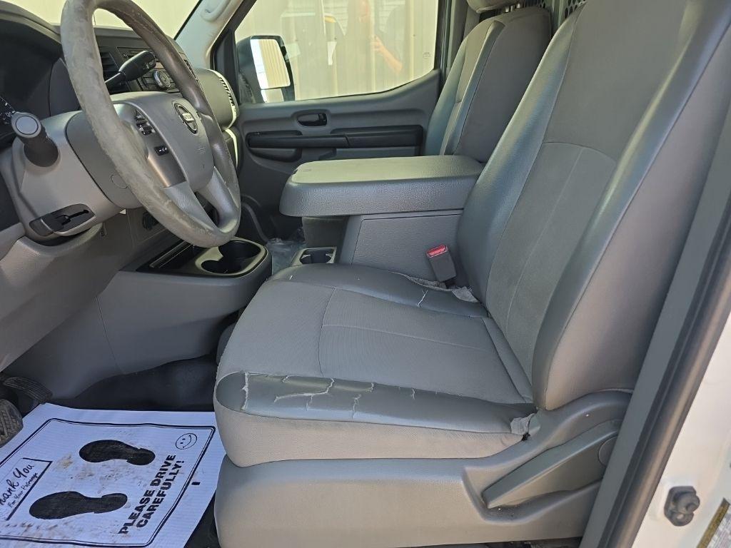 Nissan NV Cargo NV2500 HD Standard Roof V6 SV 2017