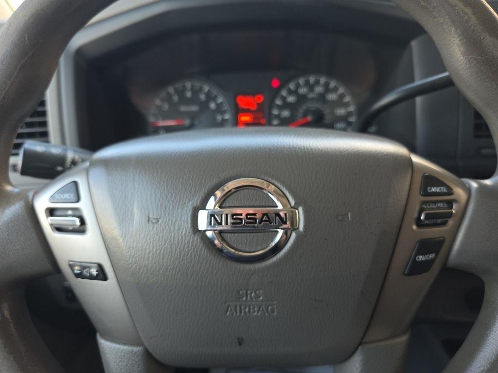 Nissan NV Cargo NV2500 HD Standard Roof V6 SV 2017