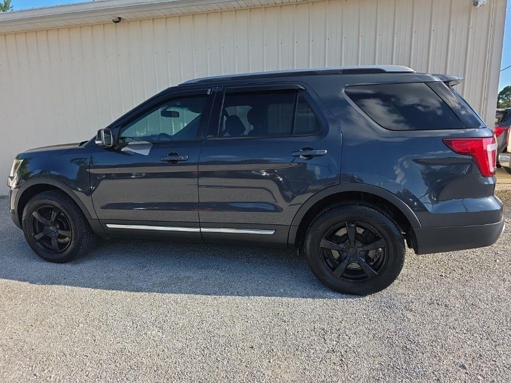 Ford Explorer XLT 4WD 2017