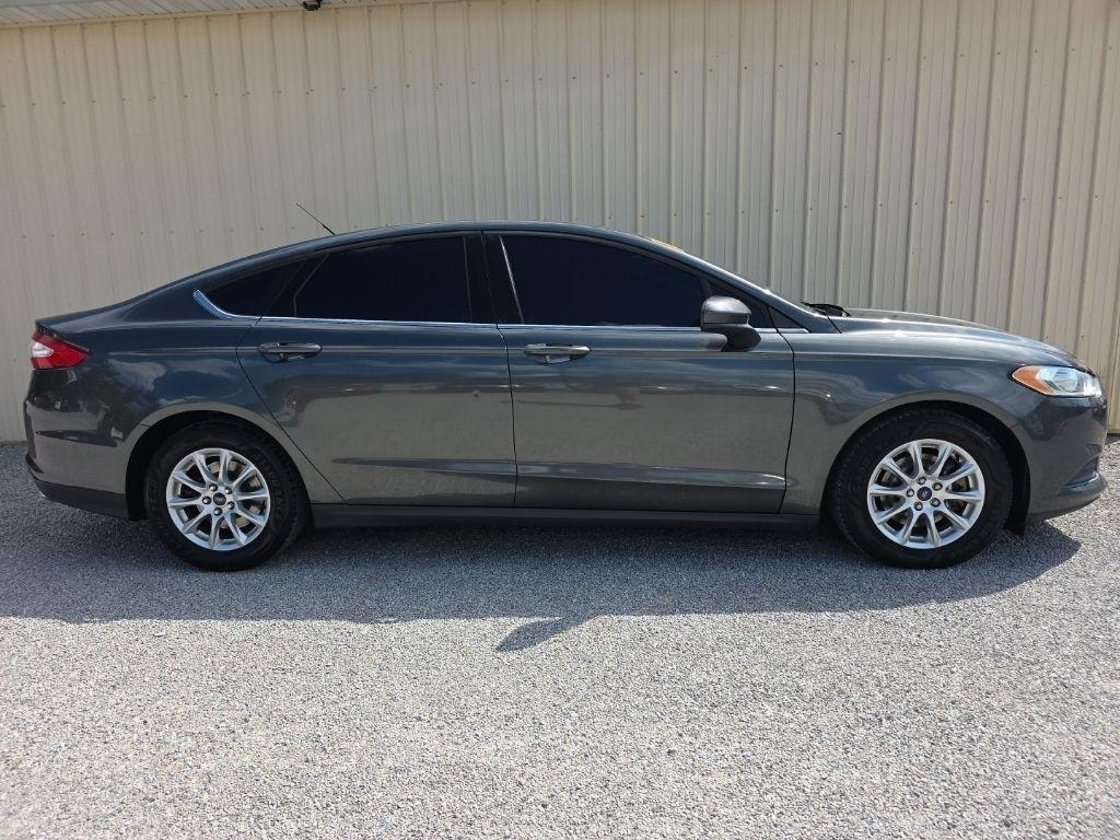 Ford Fusion 4dr Sdn S FWD 2016