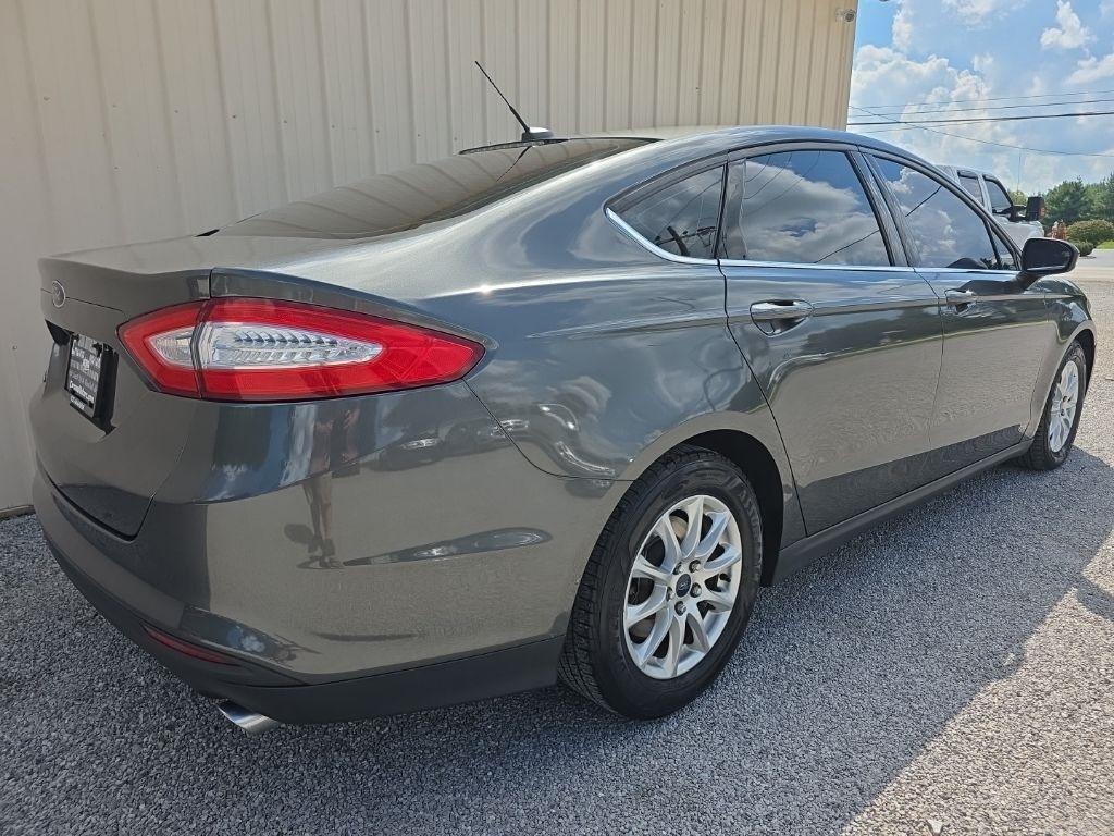 Ford Fusion 4dr Sdn S FWD 2016