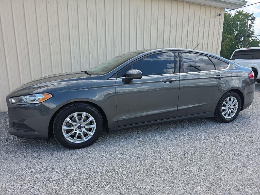 Ford Fusion 4dr Sdn S FWD 2016