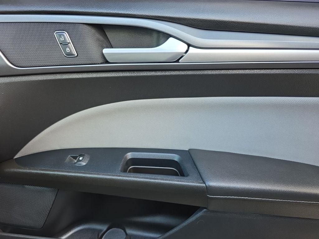 Ford Fusion 4dr Sdn S FWD 2016