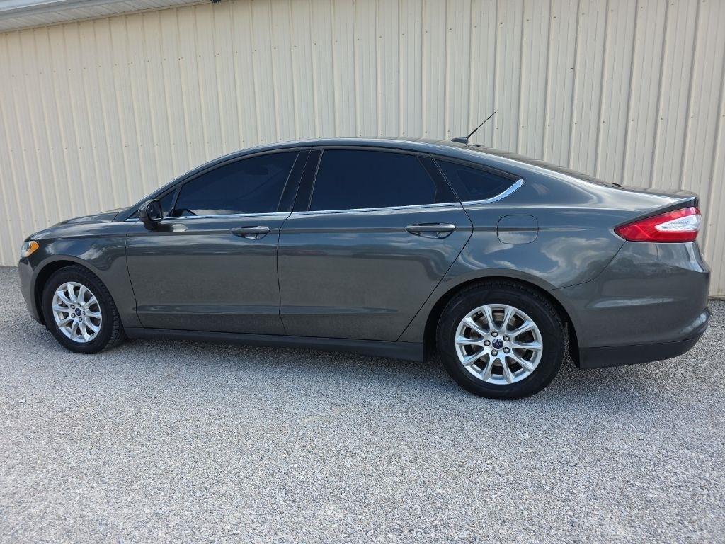 Ford Fusion 4dr Sdn S FWD 2016