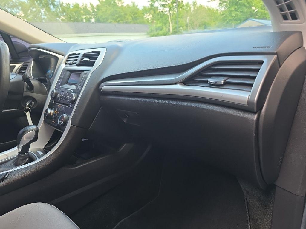 Ford Fusion 4dr Sdn S FWD 2016