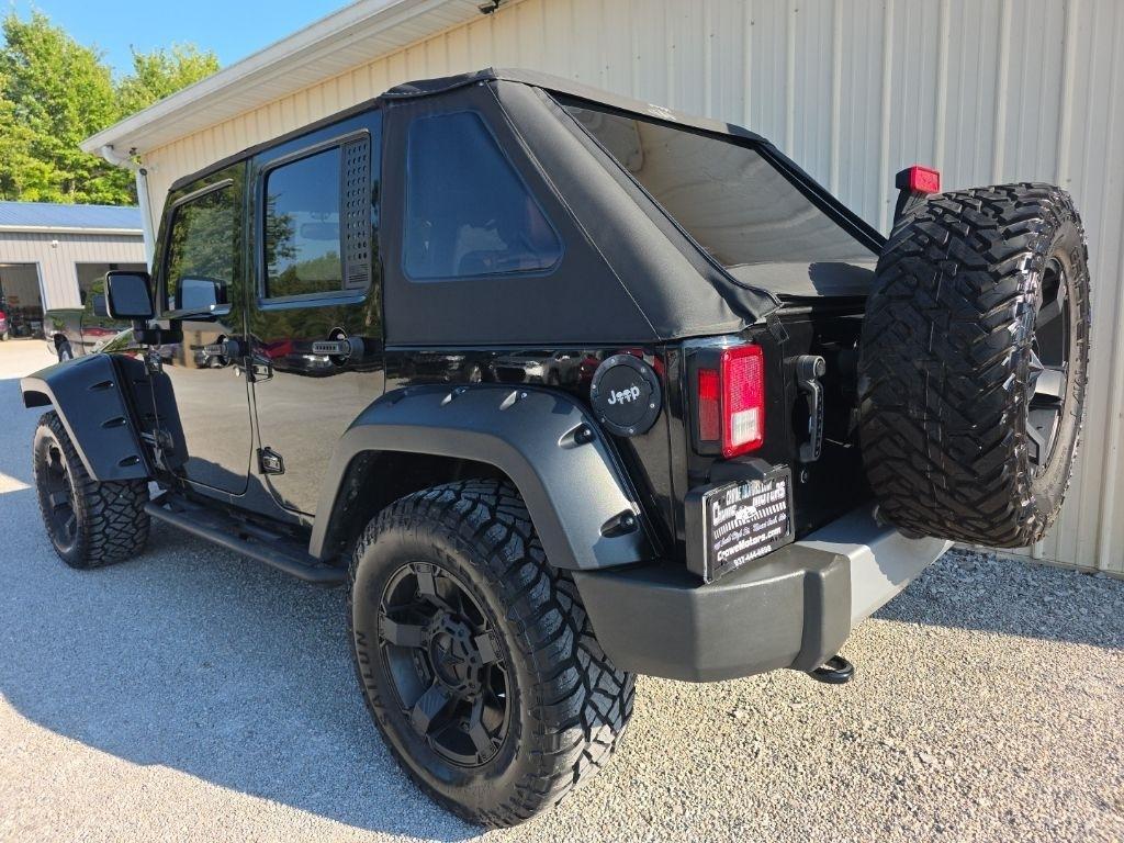 Jeep Wrangler Unlimited 4WD 4dr Sahara 2015