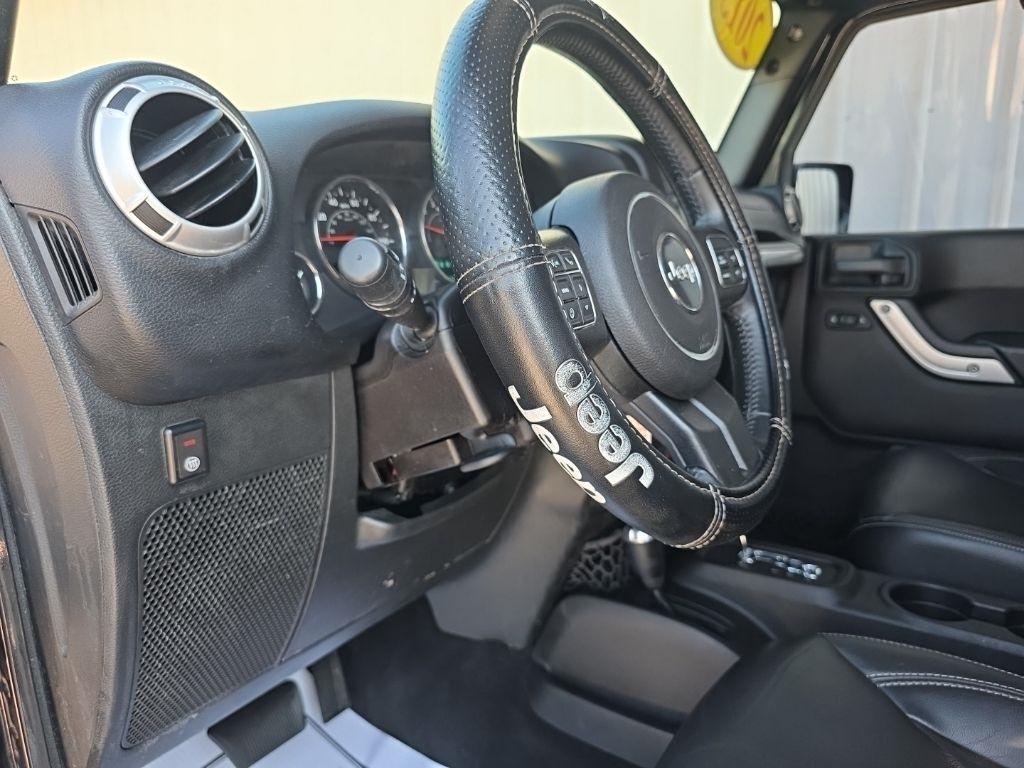 Jeep Wrangler Unlimited 4WD 4dr Sahara 2015