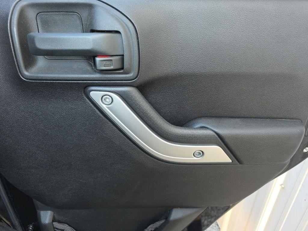 Jeep Wrangler Unlimited 4WD 4dr Sahara 2015
