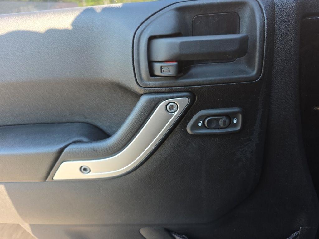 Jeep Wrangler Unlimited 4WD 4dr Sahara 2015