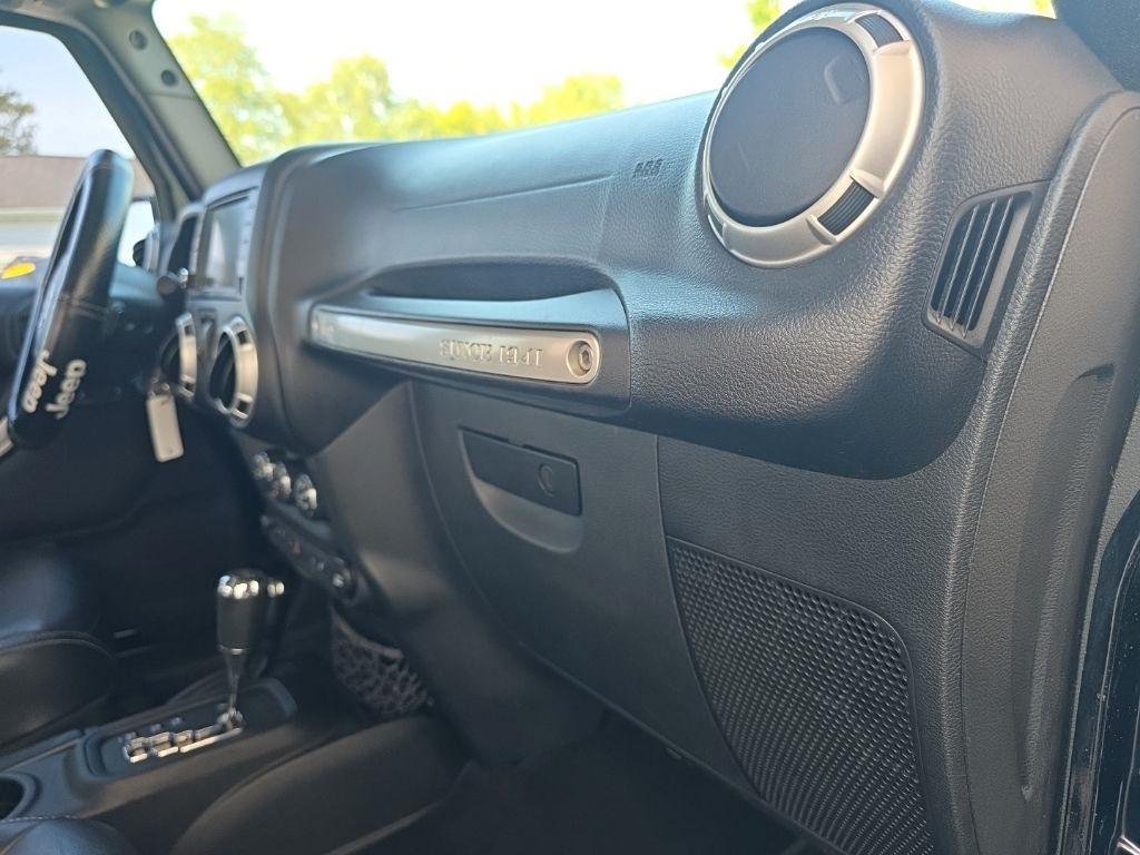 Jeep Wrangler Unlimited 4WD 4dr Sahara 2015