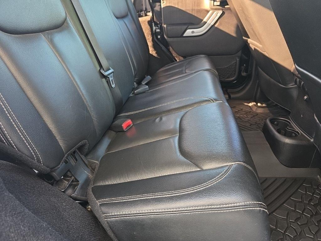 Jeep Wrangler Unlimited 4WD 4dr Sahara 2015