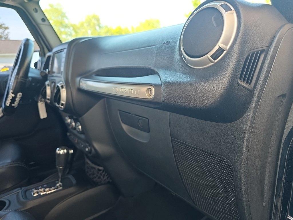 Jeep Wrangler Unlimited 4WD 4dr Sahara 2015