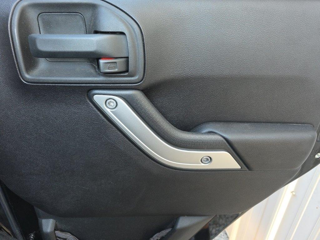 Jeep Wrangler Unlimited 4WD 4dr Sahara 2015