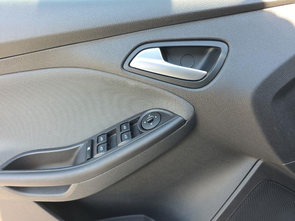 Ford Focus 4dr Sdn SE 2014