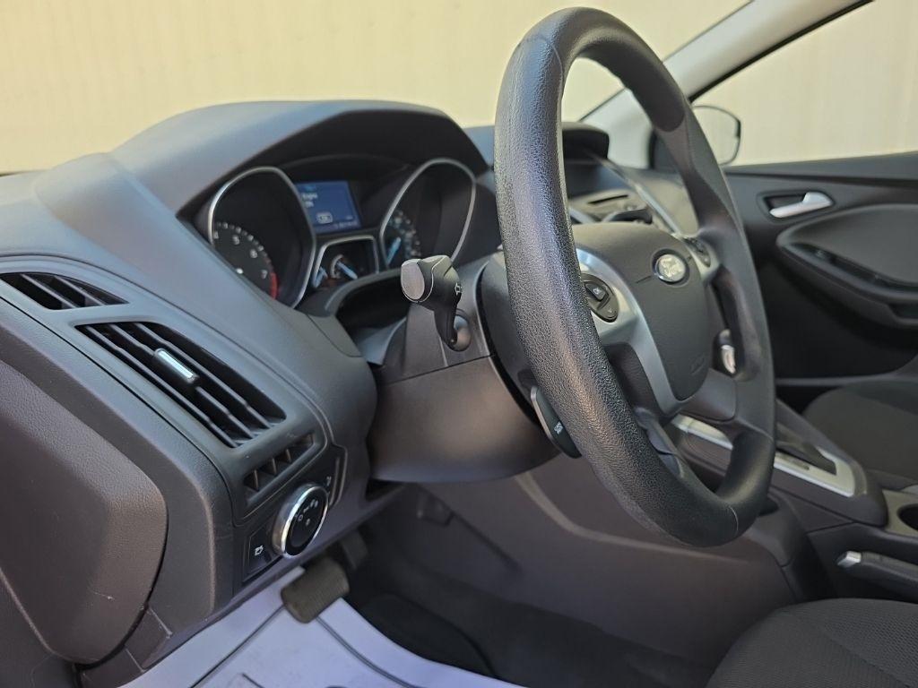 Ford Focus 4dr Sdn SE 2014