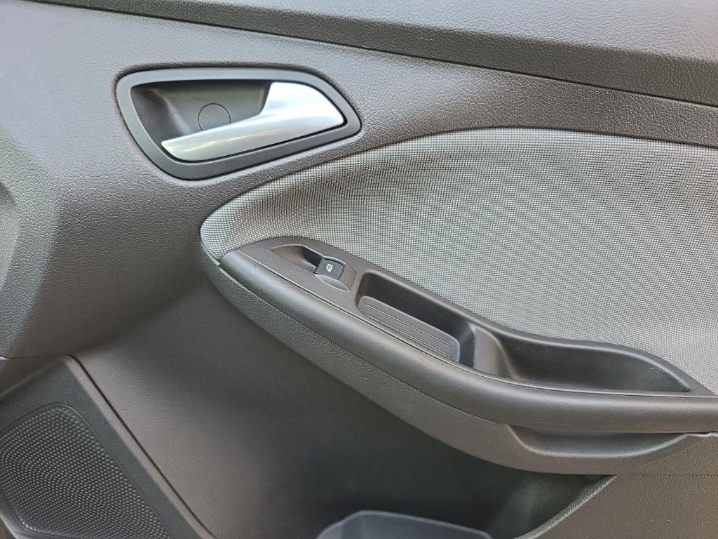 Ford Focus 4dr Sdn SE 2014