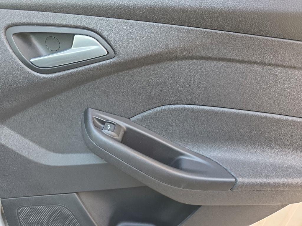 Ford Focus 4dr Sdn SE 2014