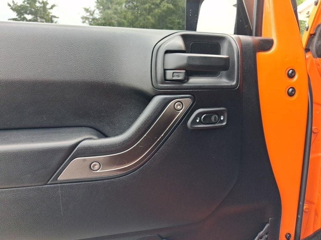 Jeep Wrangler 4WD 2dr Sport 2013