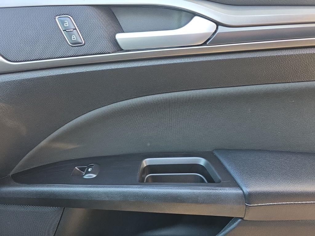 Ford Fusion SE FWD 2017