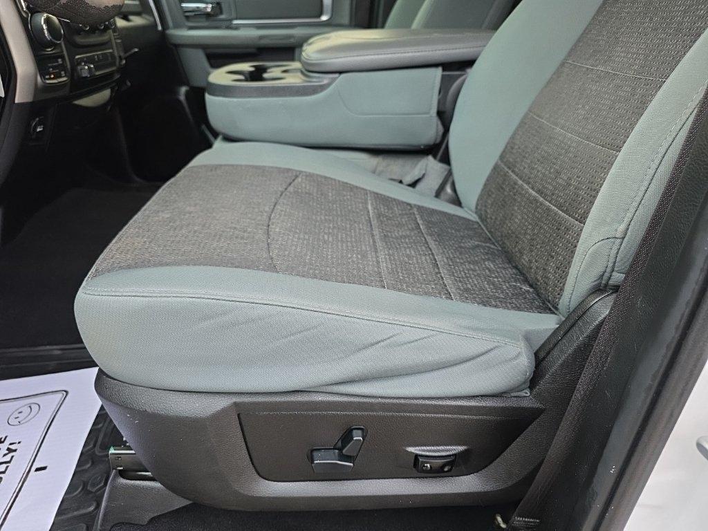 RAM 1500 Classic SLT 4x4 Crew Cab 5'7" Box 2019