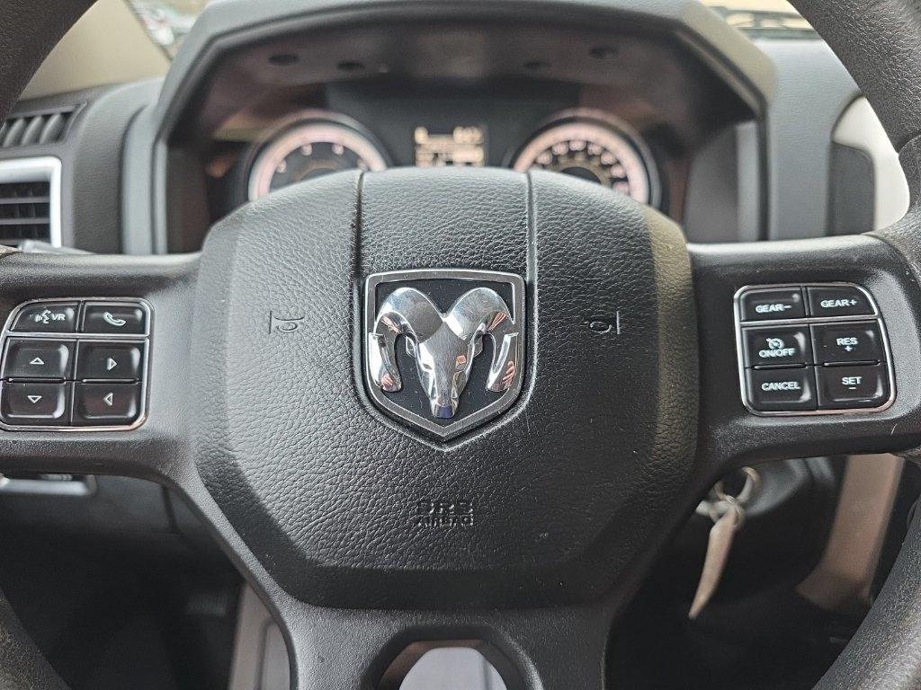 RAM 1500 Classic SLT 4x4 Crew Cab 5'7" Box 2019