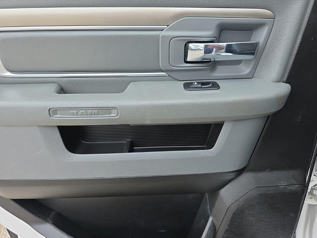 RAM 1500 Classic SLT 4x4 Crew Cab 5'7" Box 2019