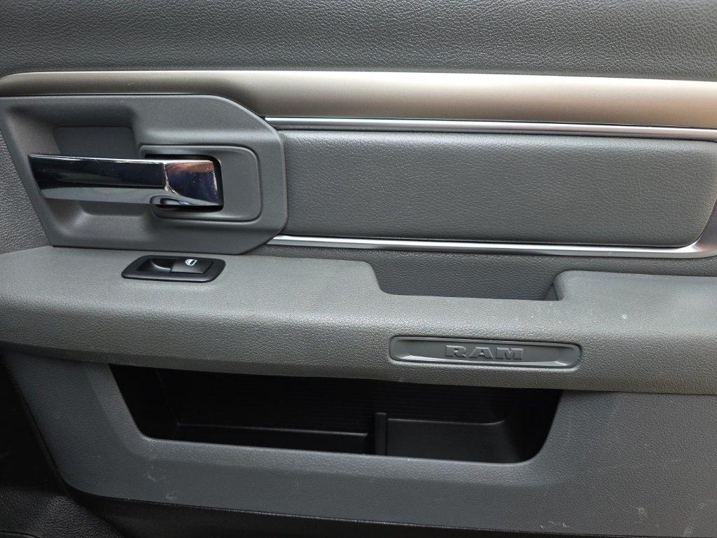 RAM 1500 Classic SLT 4x4 Crew Cab 5'7" Box 2019