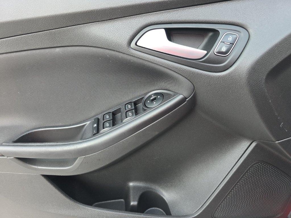 Ford Focus 4dr Sdn SE 2015