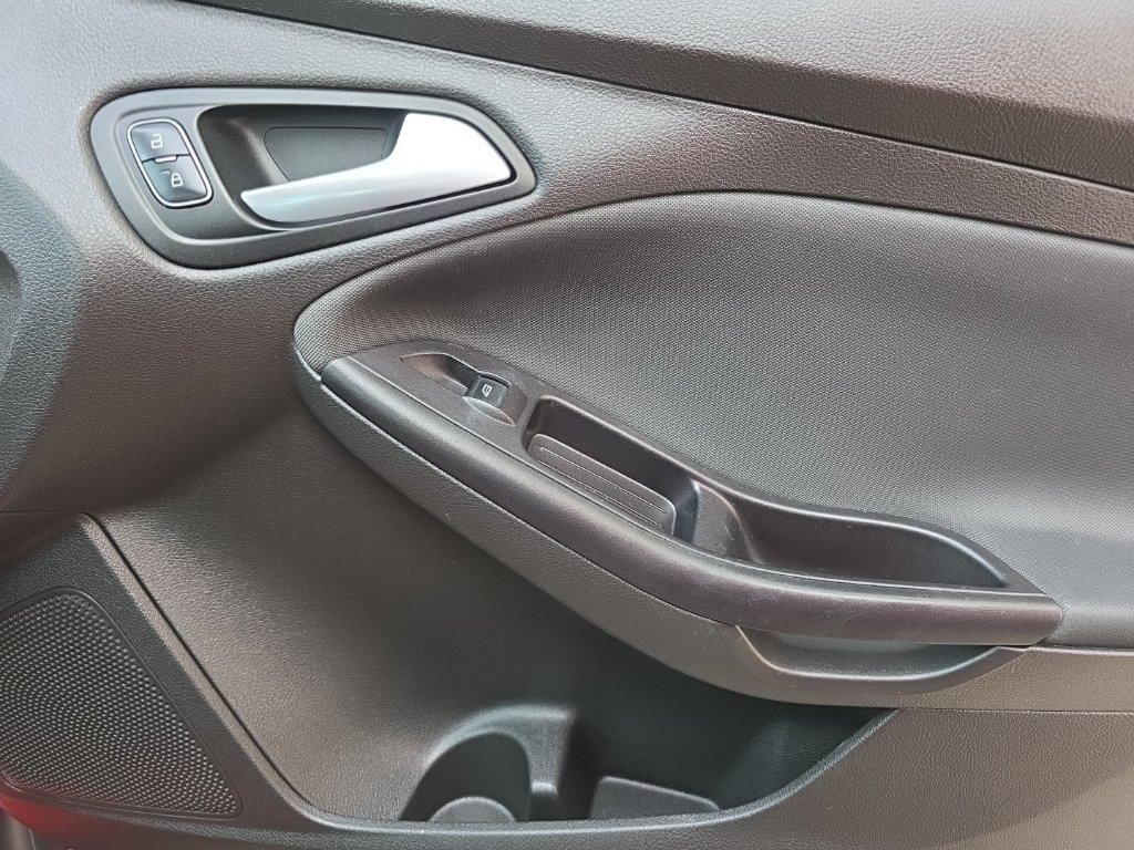 Ford Focus 4dr Sdn SE 2015
